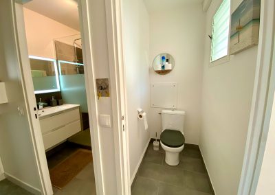 T2-Vue Toilettes et Salle de Bain